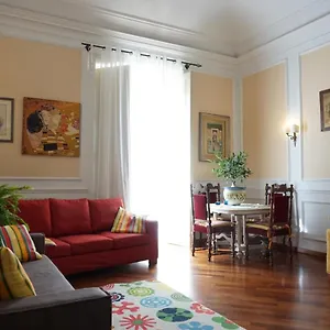 elegante-appartamento-centro-storico.catania-hotels.net/